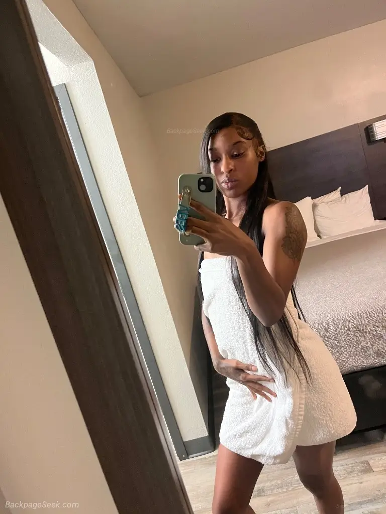 Petite wet tight creamer Outcalls Incalls available CarPlay... in Inland Empire – Women Seeking Men photo 4