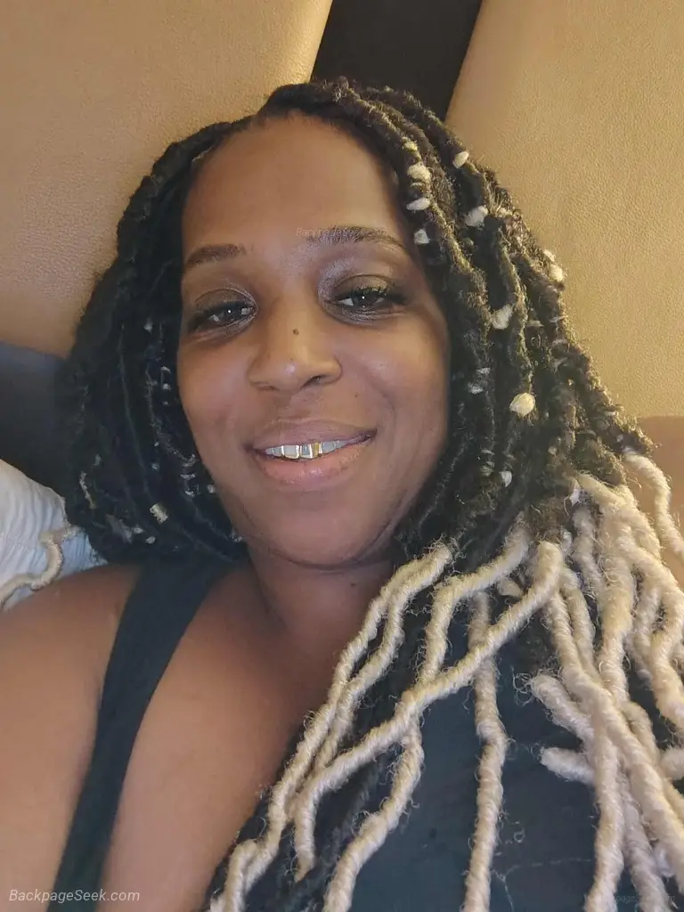 Beautiful sexy Carmel complexion soft lips juicy pussy grown ass woman a