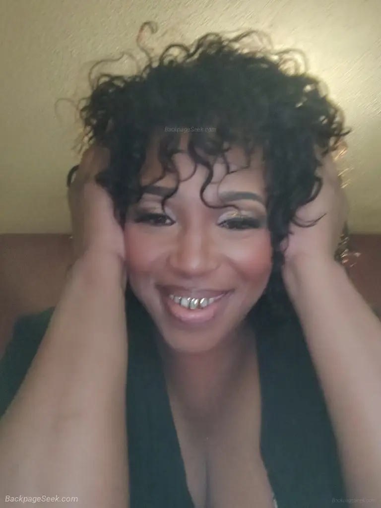 Beautiful sexy Carmel complexion soft lips juicy pussy grown... in Jacksonville – Women Seeking Men photo 6