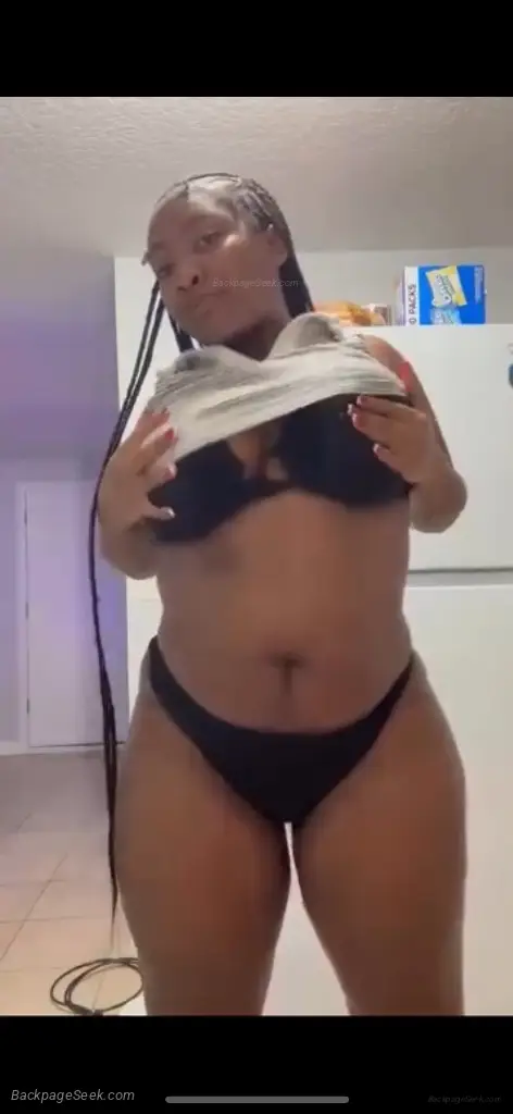 HEY LOVE I'M AVAILBLE RN HMU