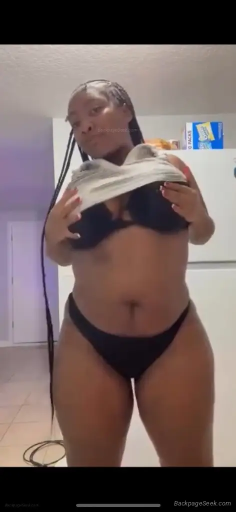 HEY LOVE I'M AVAILBLE RN HMU