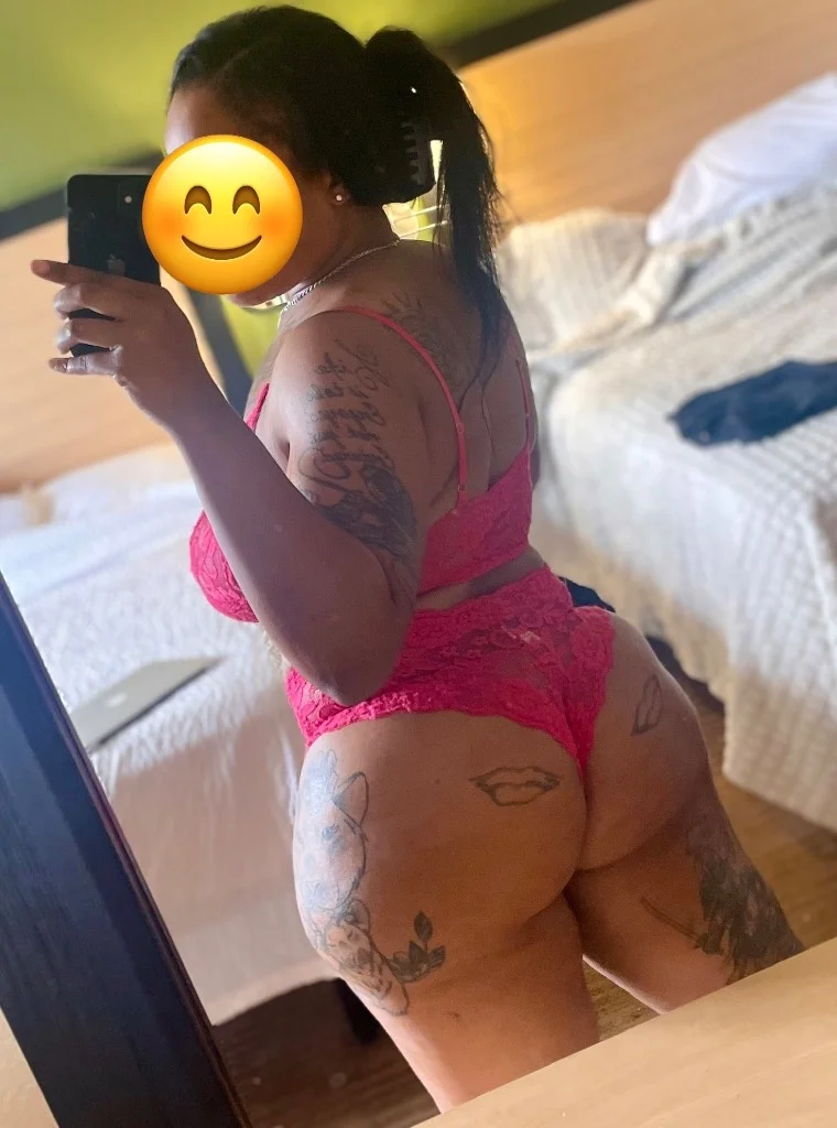 Trucker Friendly Sweet Native Ebony Mix OUTCALL ThickThursda... in Kansas City – Women Seeking Men photo 4