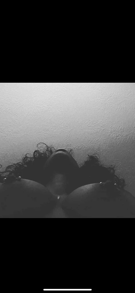 IN TOWN FR THE NIGHT I DONT BARGIN PRICES AUTOMATIC BLOCK IN... in Kansas City – Women Seeking Men photo 2