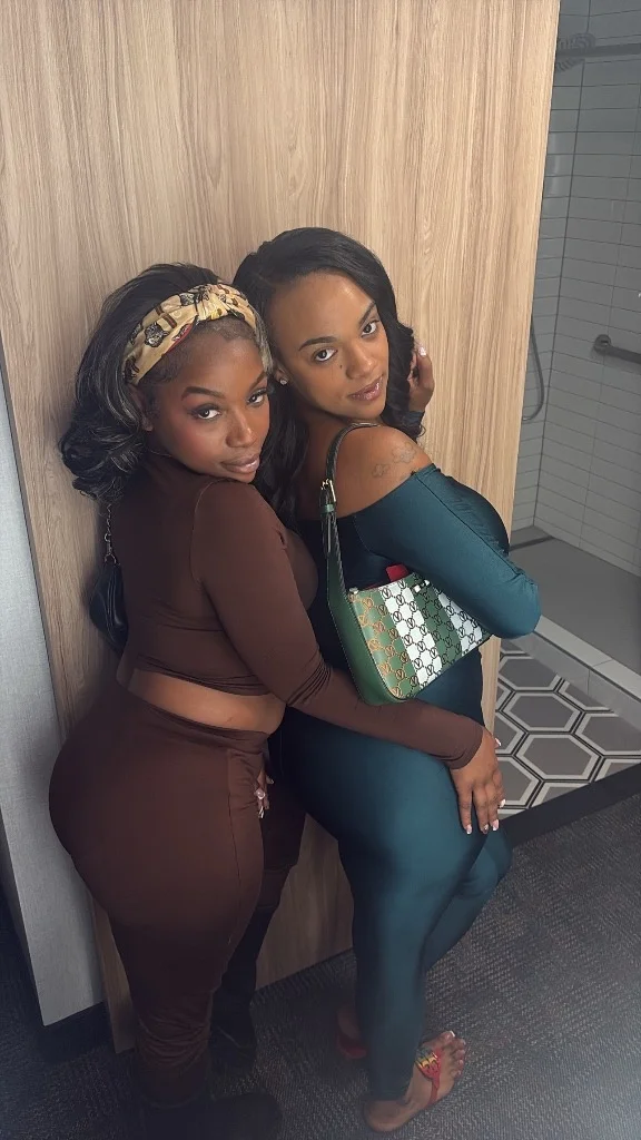 looking for new experience 2 sexy lady at a same