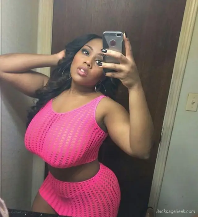 1 Gentlemen s Choice Super Busty Beautiful Playmate in Kansas City – Women Seeking Men photo 2
