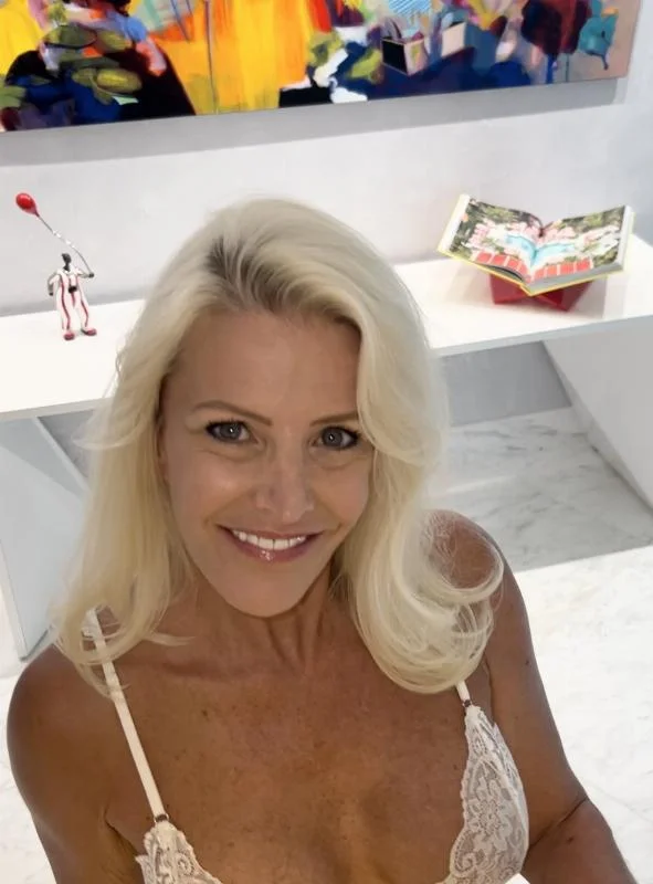 Mature Blonde Cougar in Las Vegas – Women Seeking Men photo 3