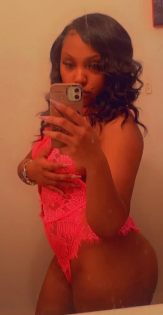 Don't be shy come say hi in Las Vegas – Women Seeking Men photo 2