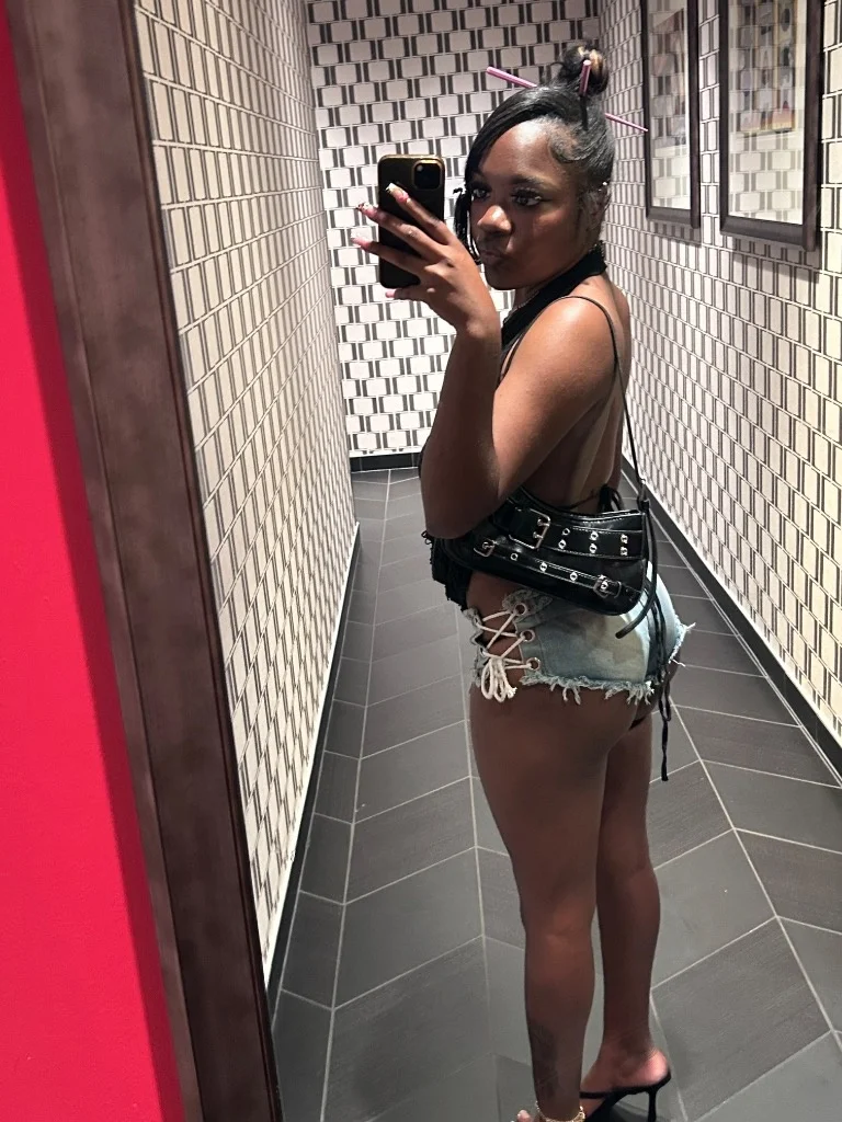 ALL DAY SPECIAL Your fav chocolate playmate seeking sexy fun... in Las Vegas – Women Seeking Men photo 4