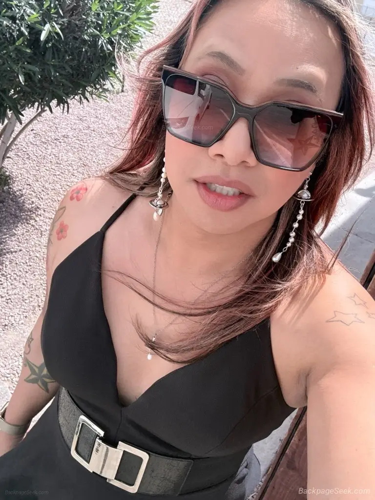 soft curves warm vibes - lets party together in Las Vegas – Women Seeking Men photo 4