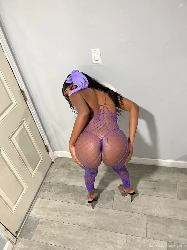 5 3 PETITE TREAT READY TO MEET INCALL SPECIALS in Las Vegas – Women Seeking Men