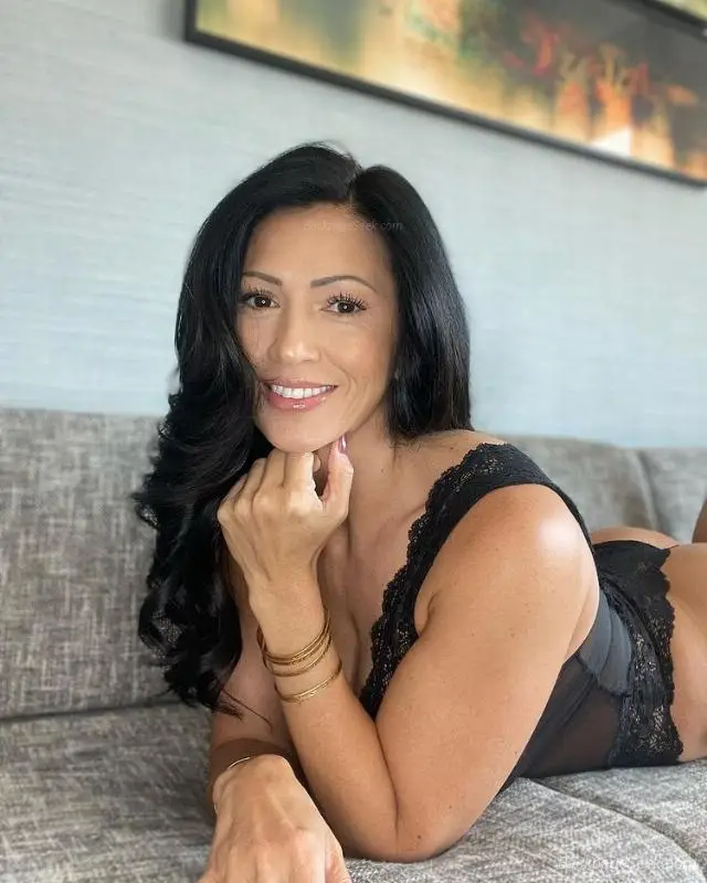 Bored sexy housewife spicy Latina have a taste in Las Vegas – Women Seeking Men photo 3