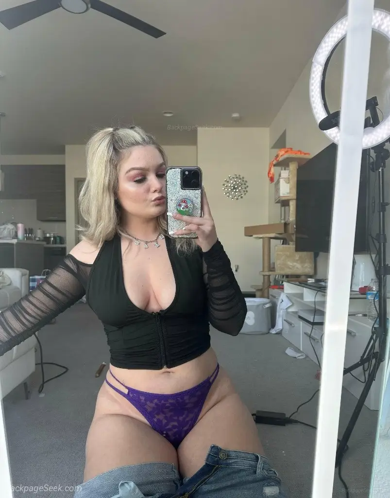Horny girl ready to fuck 24/7