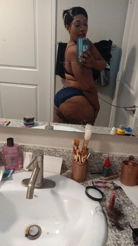 SNICKER THICK CARMEL BAE