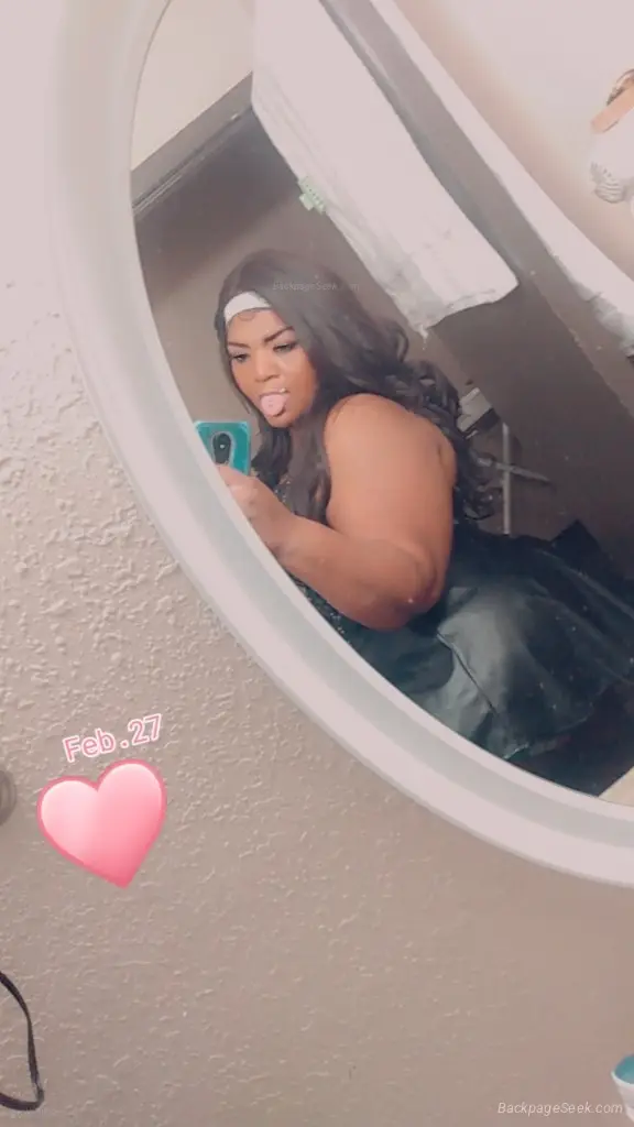 Lick lick lick Suck u Fuk u make it spit I'm Mz JuiCeY in Little Rock – Women Seeking Men photo 4