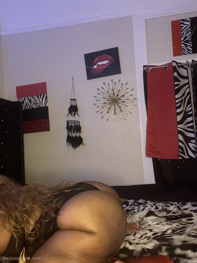 Thick Caramel Gem Head Doctor looking for hot stuff in Little Rock – Women Seeking Men photo 5
