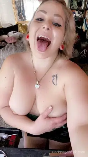 Experienced older hot mom friendly hook up ready to fuck Soft pussy