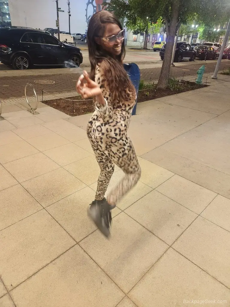 juicy wet and horny here to rock your world promise you want... in Little Rock – Women Seeking Men photo 3