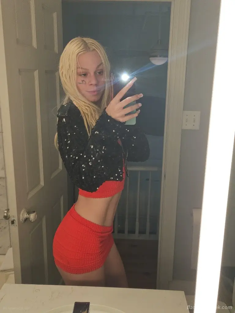 BLONDE BOMBSHELL Available for meetup& ft show& All Type Content Sell