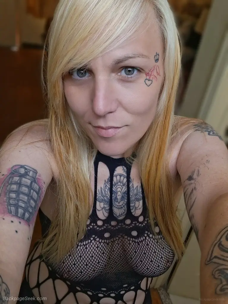 stop scrolling start melting in Little Rock – Women Seeking Men photo 4