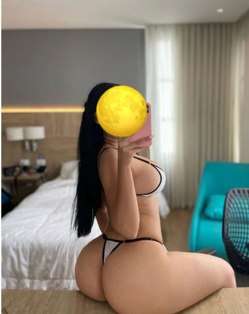 Party girl here Yummy available 4 bookings LeT mE mAkE U cUM... in London – Women Seeking Men photo 5