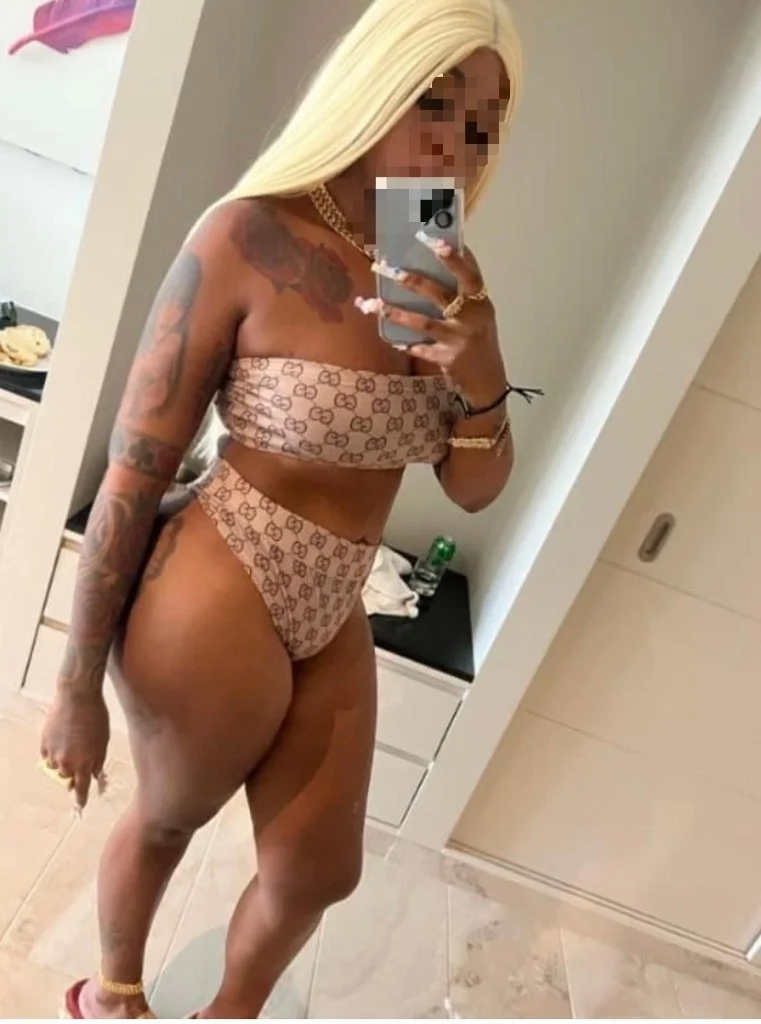 hello papii available jlo in London – Women Seeking Men photo 2