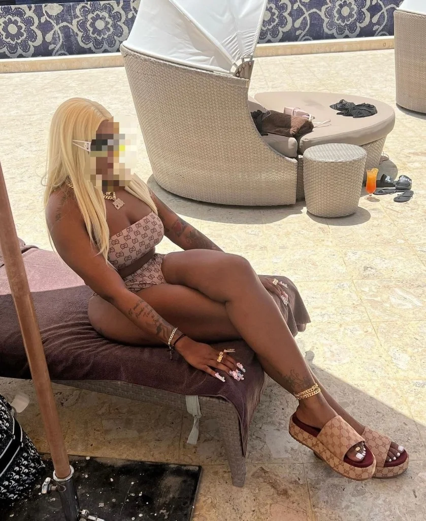 hello papii available jlo in London – Women Seeking Men photo 4