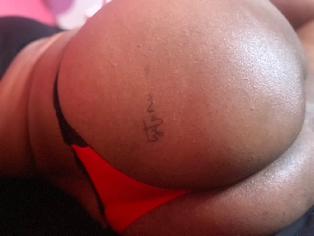 Your New Favorite Addiction Available now in London – Women Seeking Men photo 4