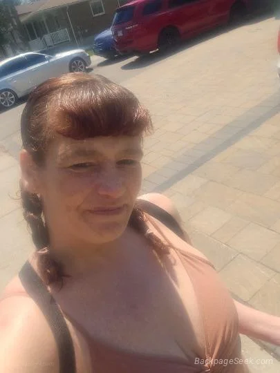 Irish Canadian Mature MILF in London - Women Seeking Men photo 2