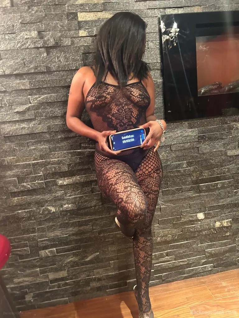 CURVY PLAYMATE TORONTO ALL JULY GFE PSE in London – Women Seeking Men photo 2