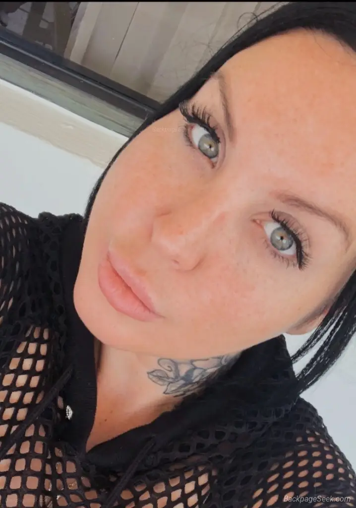 sweet sexy doll angel baby faced white girl in London – Women Seeking Men photo 6