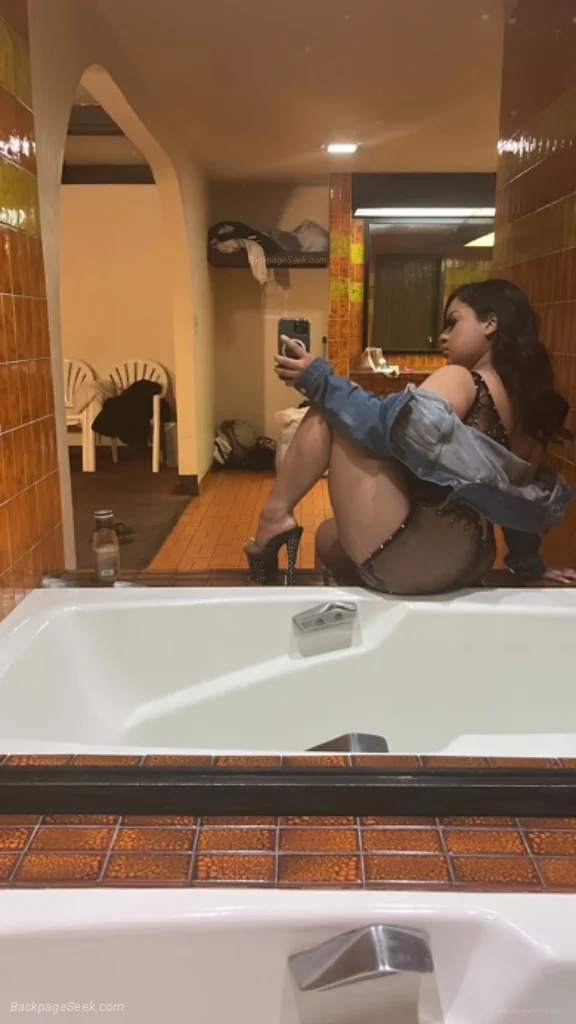thick latina mami in Long Beach – Women Seeking Men photo 3
