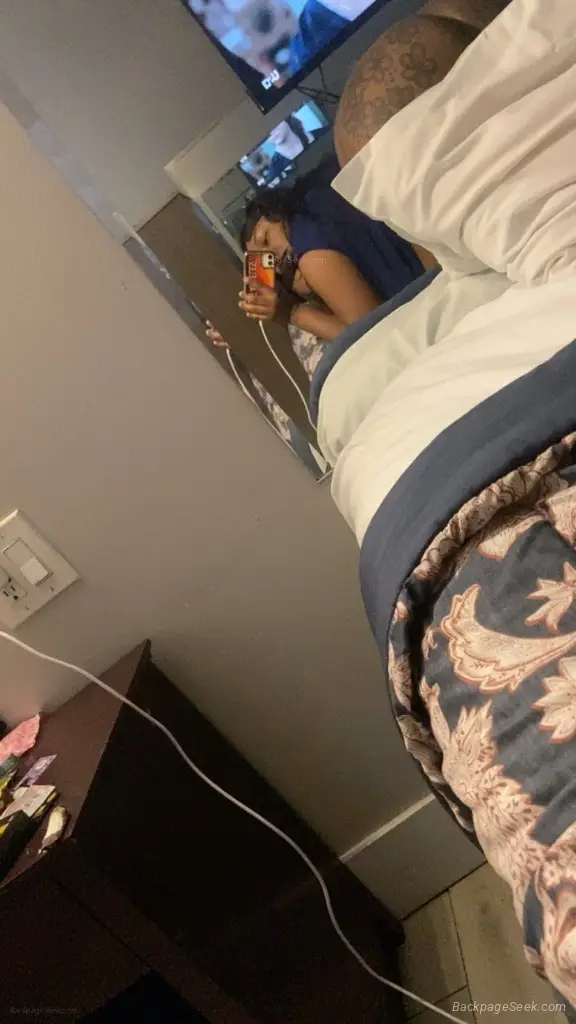 let hang and snatch a vibe