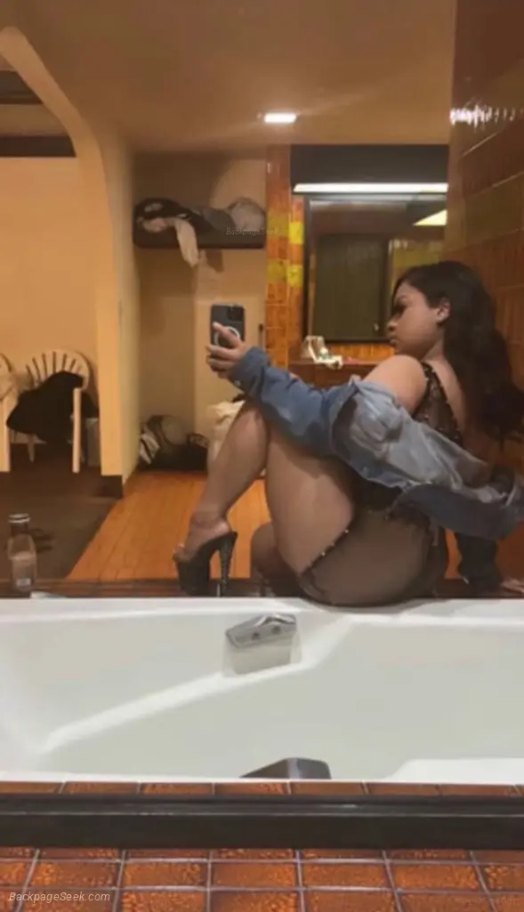 thick latina mami in Long Beach – Women Seeking Men photo 2