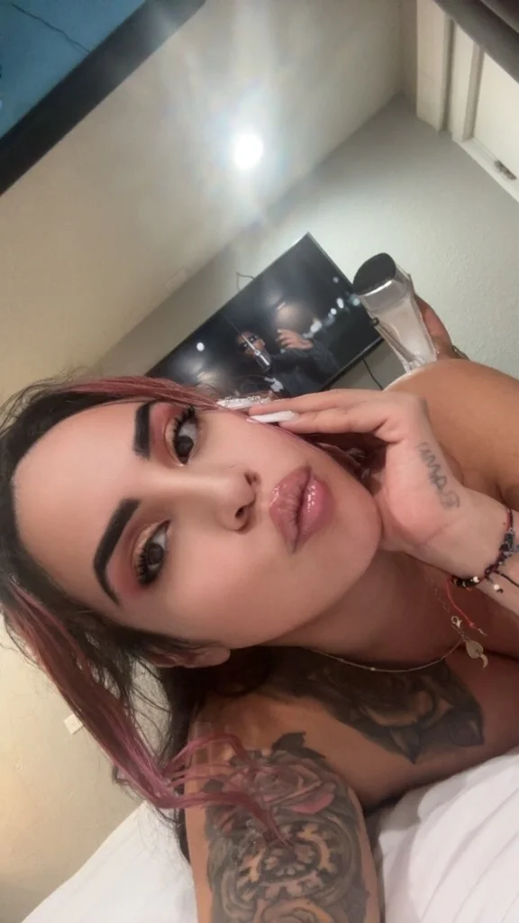CUM STRETCH MY TIGHT LITTLE HOLES HERE FOR A GOOD TIME NOT A... in Long Island – Women Seeking Men photo 2