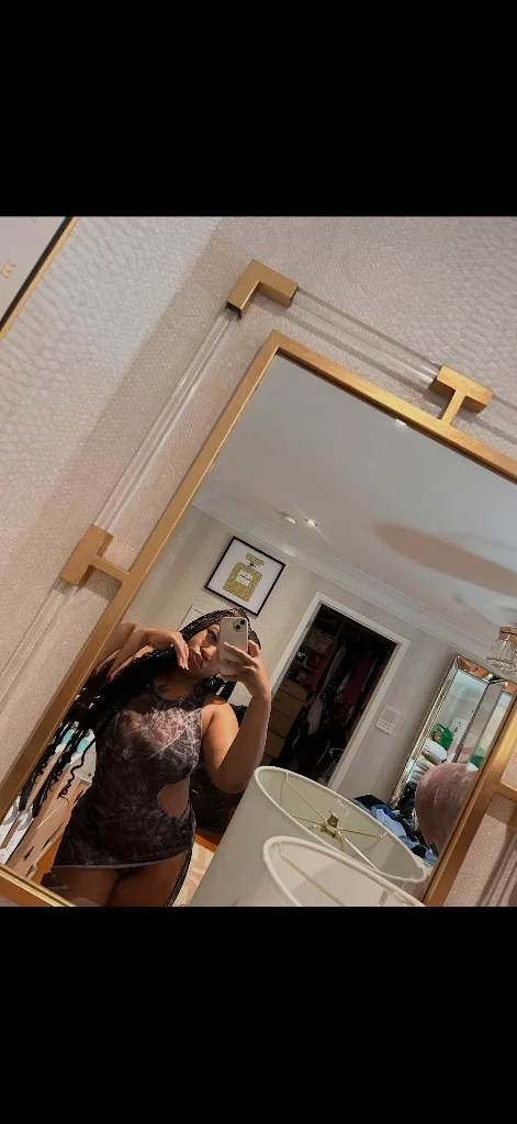 smallnsexyyy in Long Island – Women Seeking Men photo 2