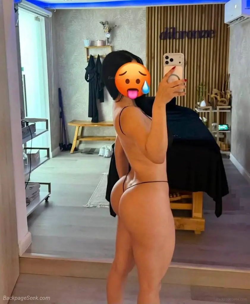 I'm sexy, I have a commanding presence, and a touch that makes you forget