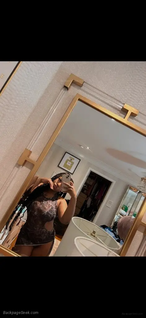 smallnsexyyy in Long Island – Women Seeking Men photo 2