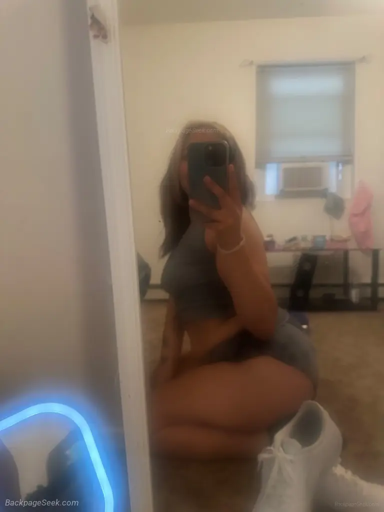 Italian Latina up all night and waiting to please gentleman... in Long Island – Women Seeking Men photo 4