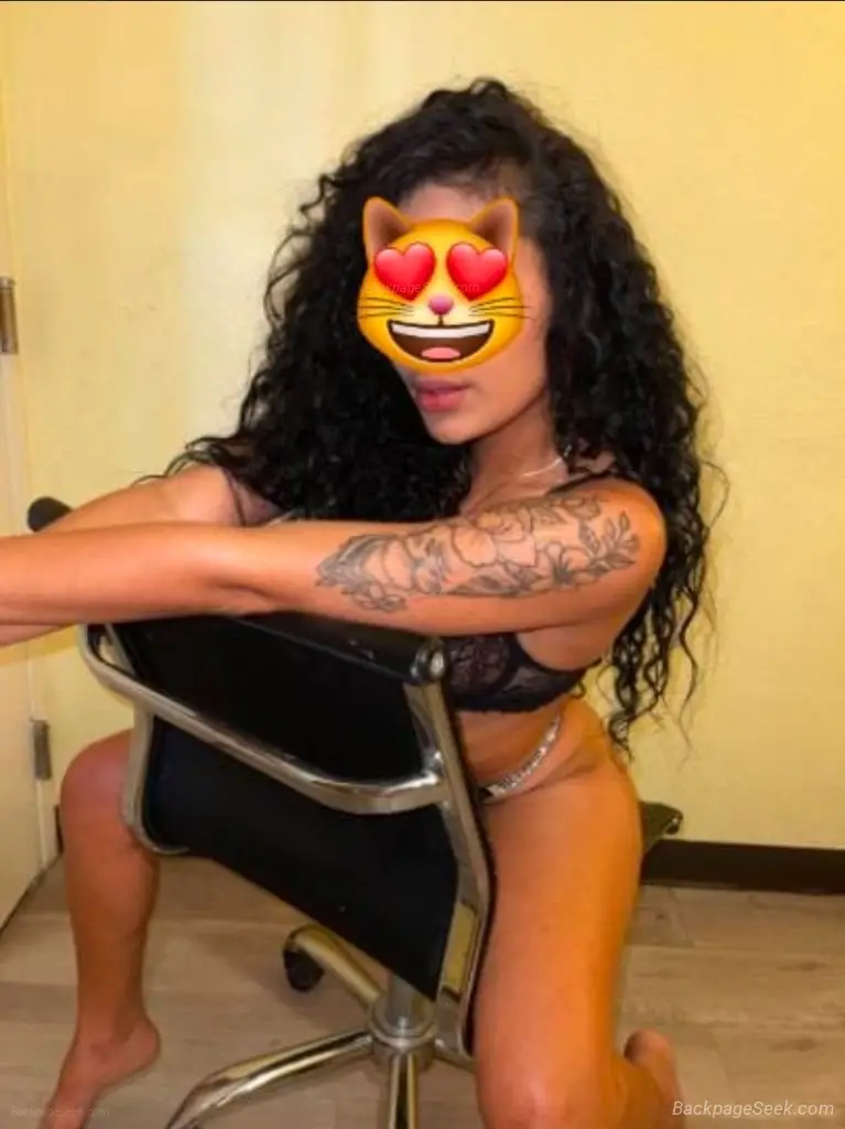 I am Latina from Venezuela Looking for fun Affectionate in Long Island – Women Seeking Men photo 2