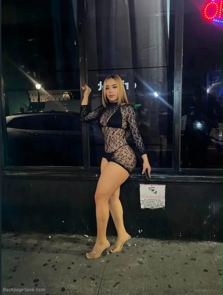 Hello I'm Carina a skinny girl very kind and accommodating f... in Long Island – Women Seeking Men photo 4