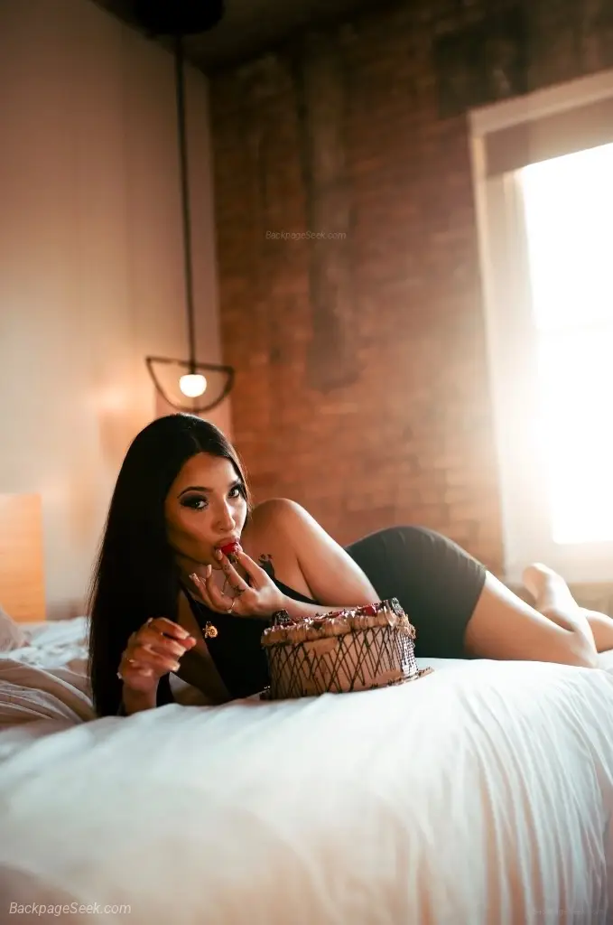 sweet and petite in Los Angeles – Women Seeking Men photo 3