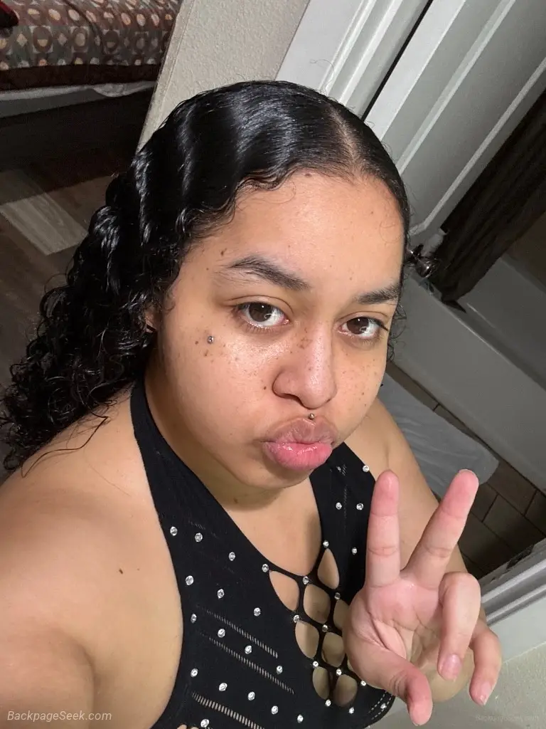 BIG BOOTY LATINA in Los Angeles – Women Seeking Men photo 2
