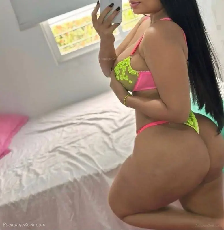 Papi estoy caliente y lista para complacerte en todo