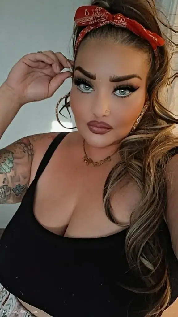 Dangerous curves striaight ahead in Los Angeles – Women Seeking Men photo 2