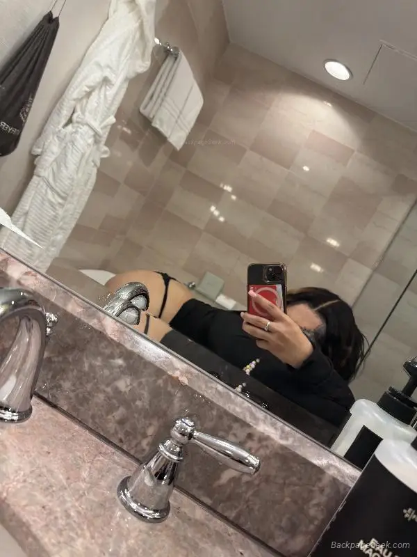 Latina mama INCALLS & OUTCALLS