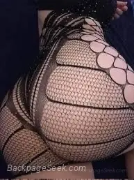 only guy with a super hairy dick and hairy balls can fuck me... in Los Angeles – Women Seeking Men photo 5
