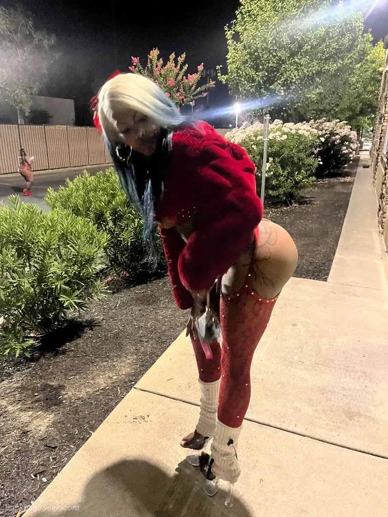 MEET MS LUCKY DIME SLIPPERY CARMEL DELIGHT