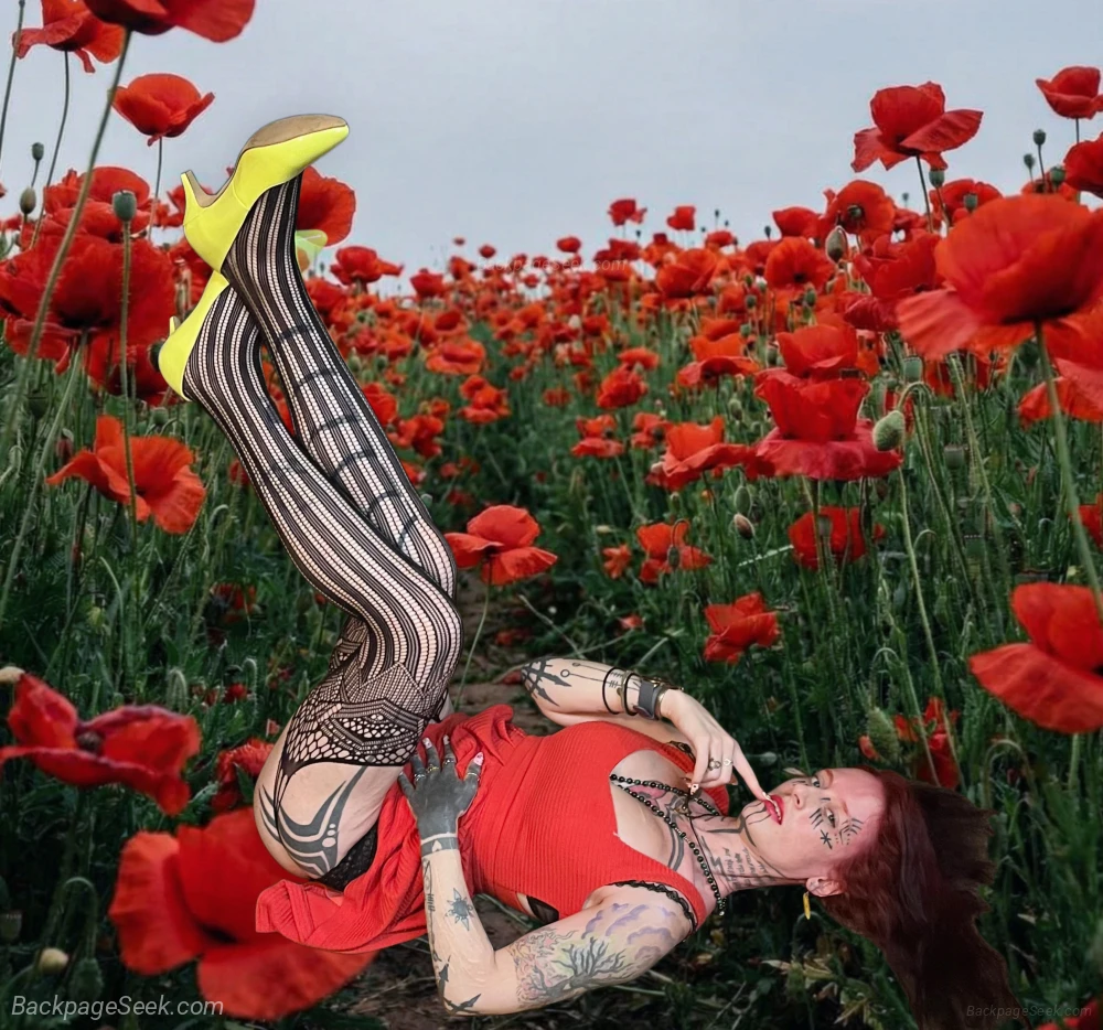 Tattooed Redhead sweetheart a sizzling cybersex dream FT con... in Los Angeles – Women Seeking Men photo 4