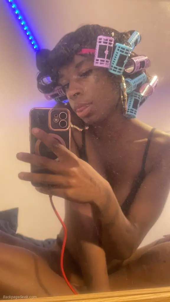 come play with me where you're sure to have a blast here to... in Los Angeles – Women Seeking Men photo 3
