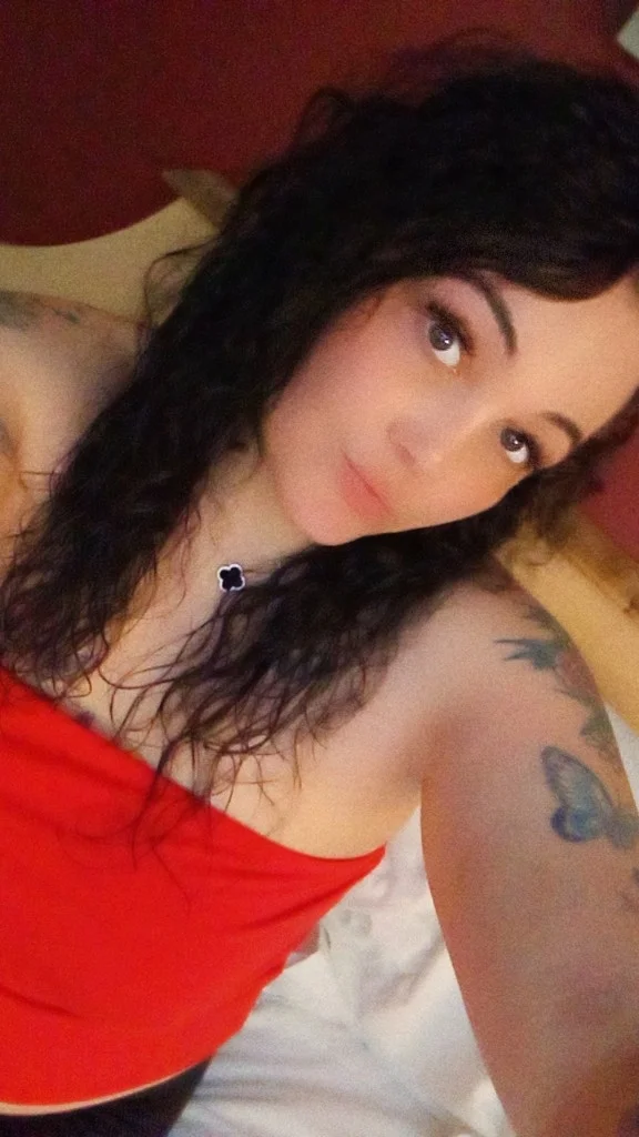 wet and tatted in Louisville – Women Seeking Men photo 4